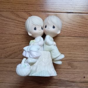 Precious Moments "Love One Another" figurine w/ box, hang tag E-1376